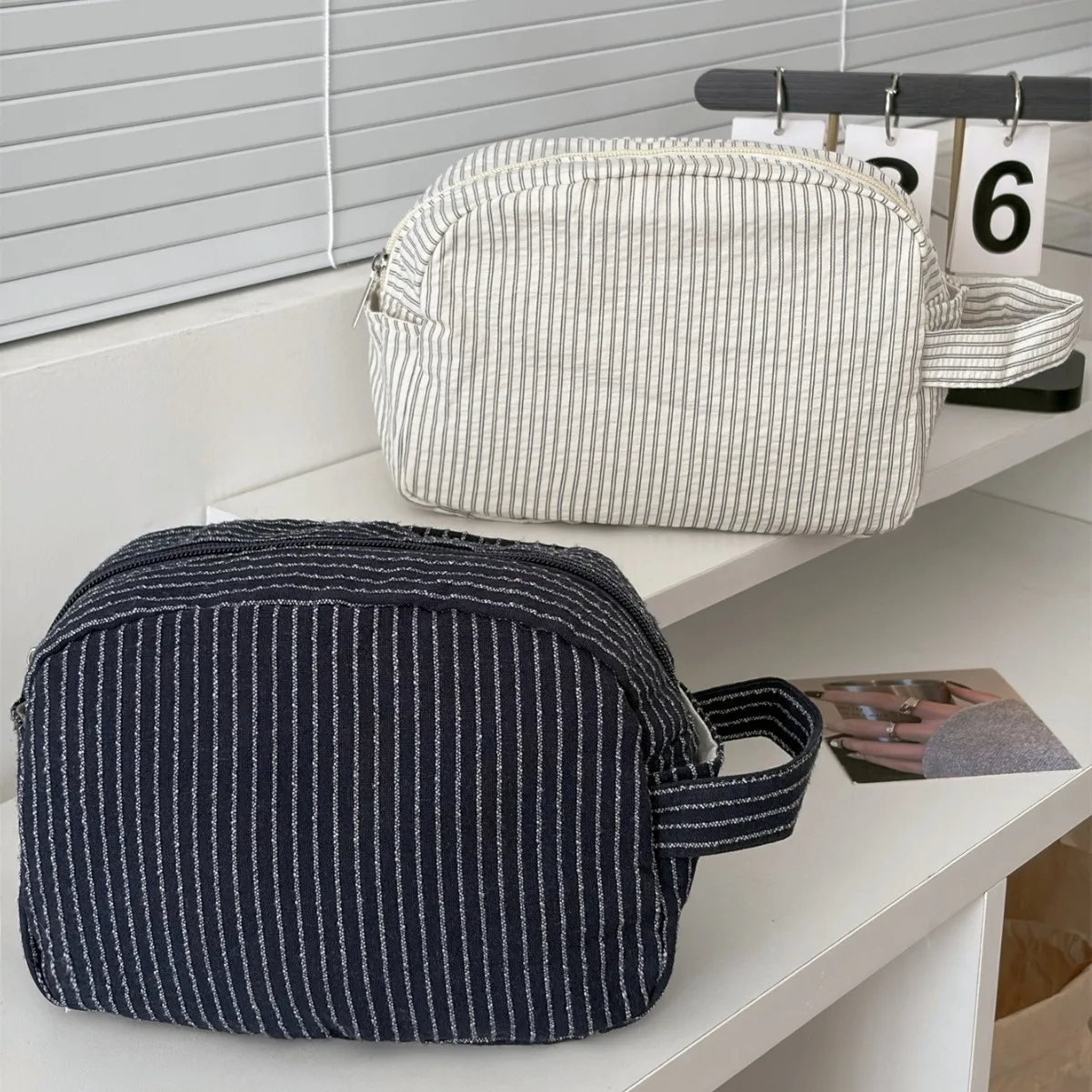 Handheld Large-capacity Cosmetic Bags Men Women Universal Portable Wash Bag Travel Organizer Bag Clothing Storage Liner Bag