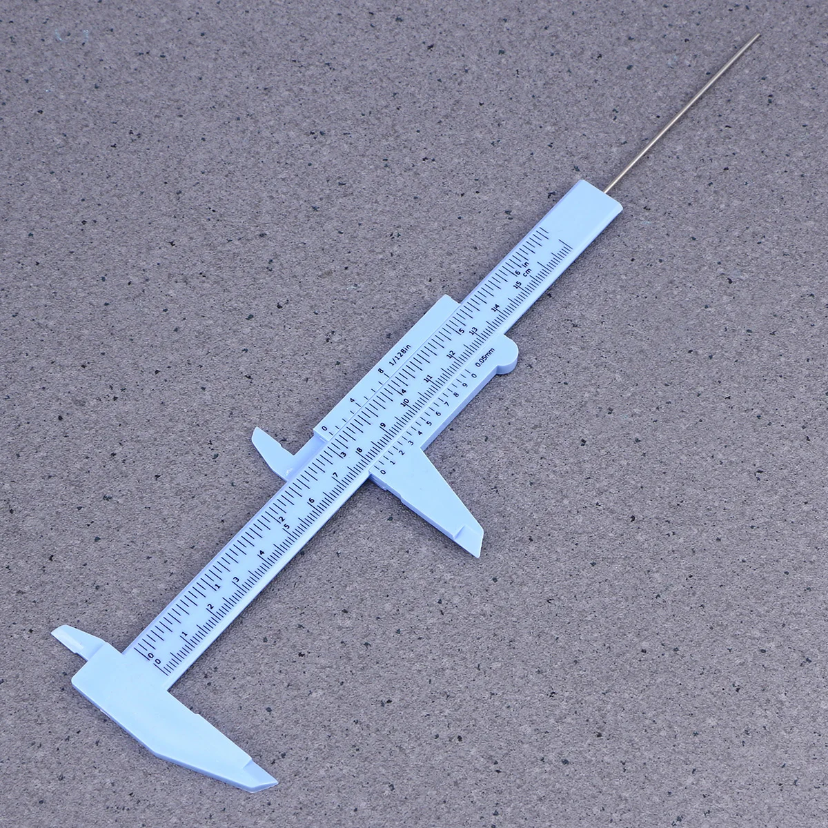 

150mm Caliper Plastic Gauge Lightweight Metric Ruler Mini Caliper Portable Measuring Instrument Internal