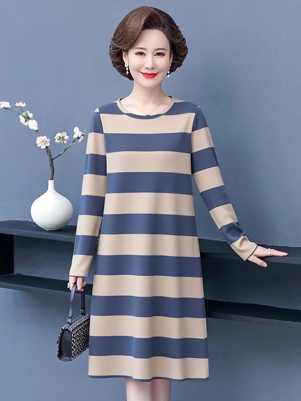 

Spring 2026 Gentle Wind Striped Dress Women's Long Sleeve Midi Loose Slimming Age-Defying Mommy Style Casual Polyester Fiber