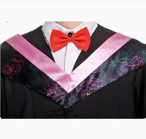 Uniforme da laurea Abito da dottore accademico Scuola Mentore rosso Include abito da cappello