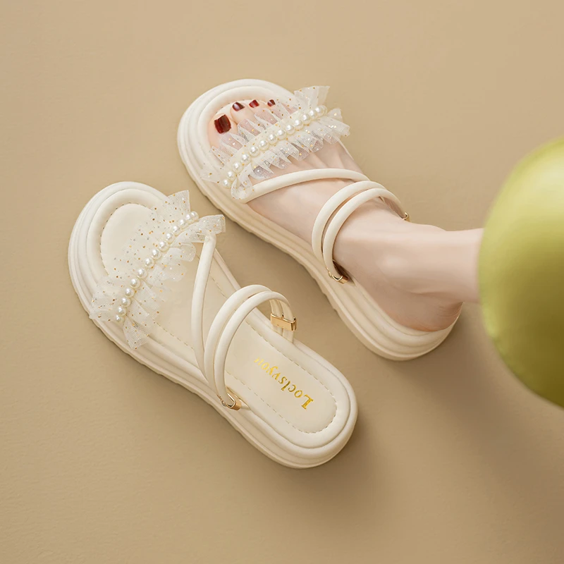جديد المضادة للانزلاق المرأة اللؤلؤ النعال الترفيه Ins العصرية المرأة الصيف صندل سميكة القاع أحذية نسائية نمط الحلو