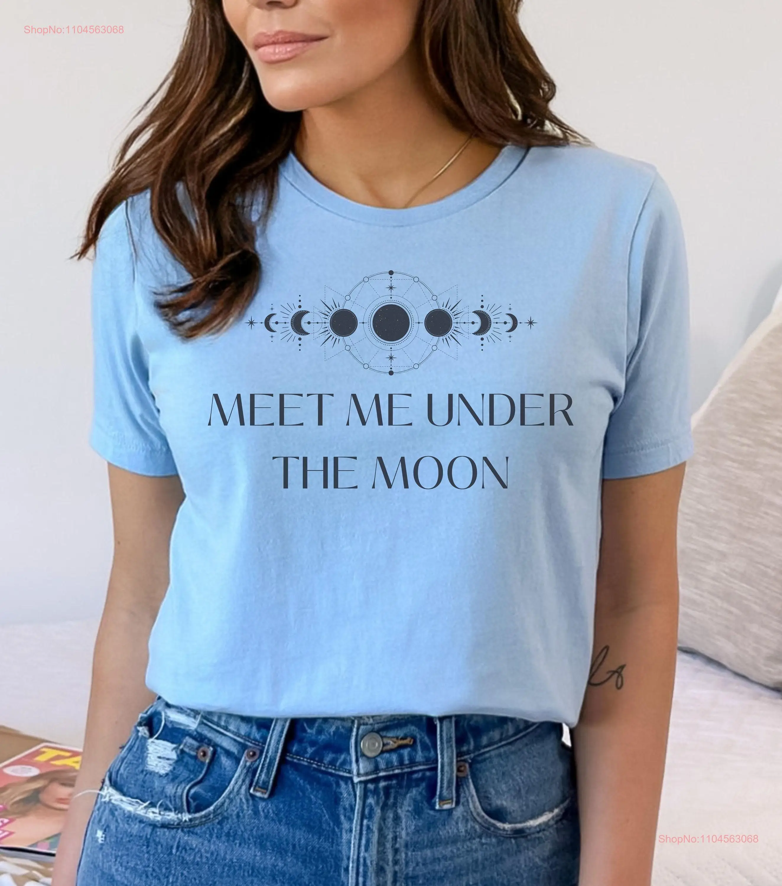 

Футболка Meet Me Under the Moon Phases Небесная с длинными или короткими рукавами