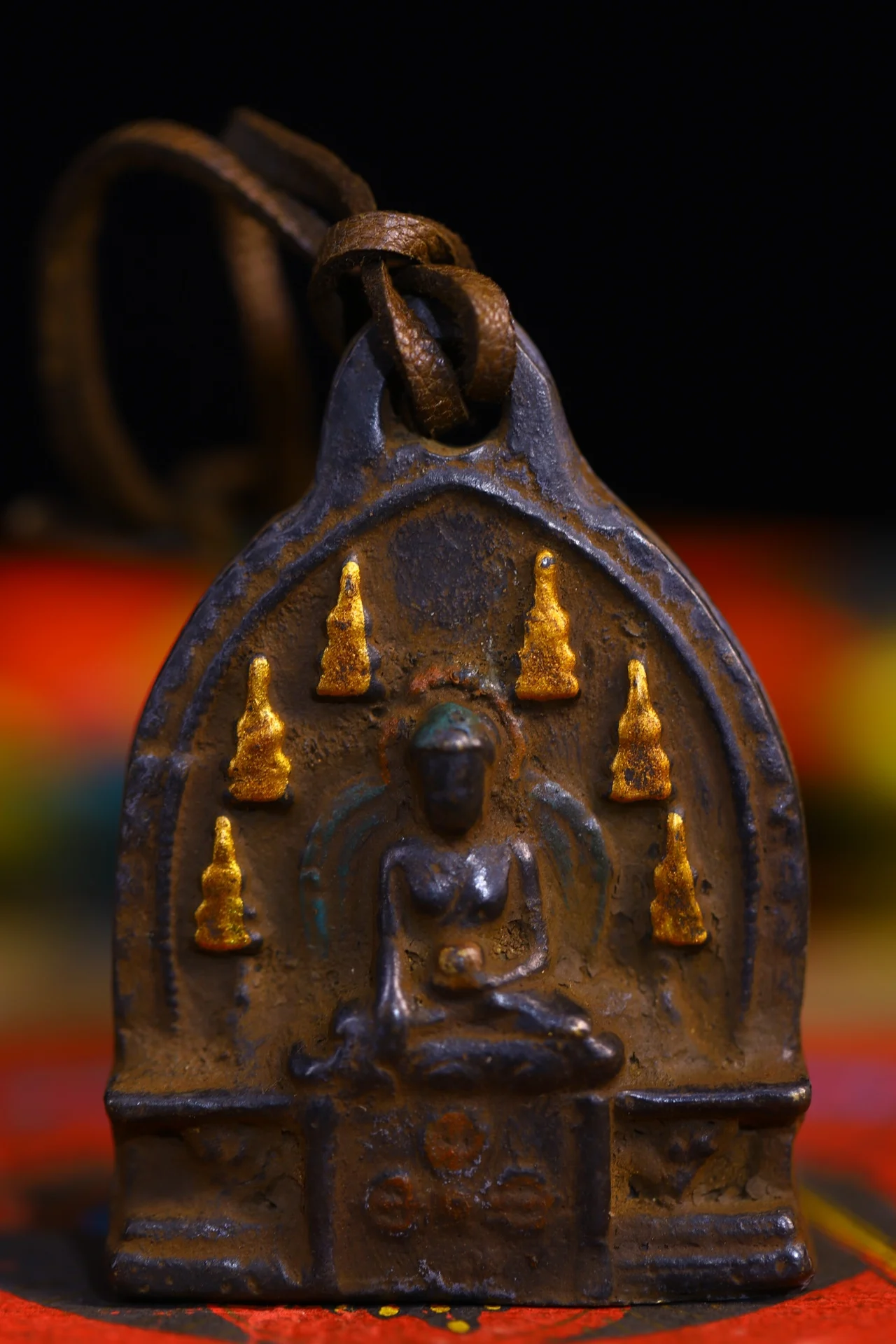 

2"Tibetan Temple Collection Old Bronze Painted Shakyamuni Buddhist Niche Six Character Proverbs Buddha Card Pendant Amulet