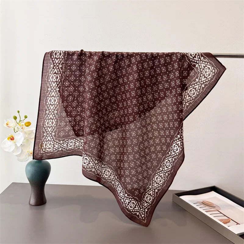 Foulard carré de luxe pour femmes, ruban imprimé à la mode, tache douce, châle, chaînes, foulard élégant, Bandanas Hijab