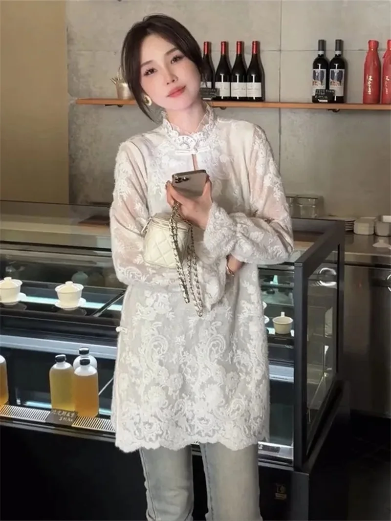 

Новая женская китайская кружевная рубашка-жакет белого цвета с жаккардовым узором и пряжками, удобная и повседневная, модная, уникальная, длинная.