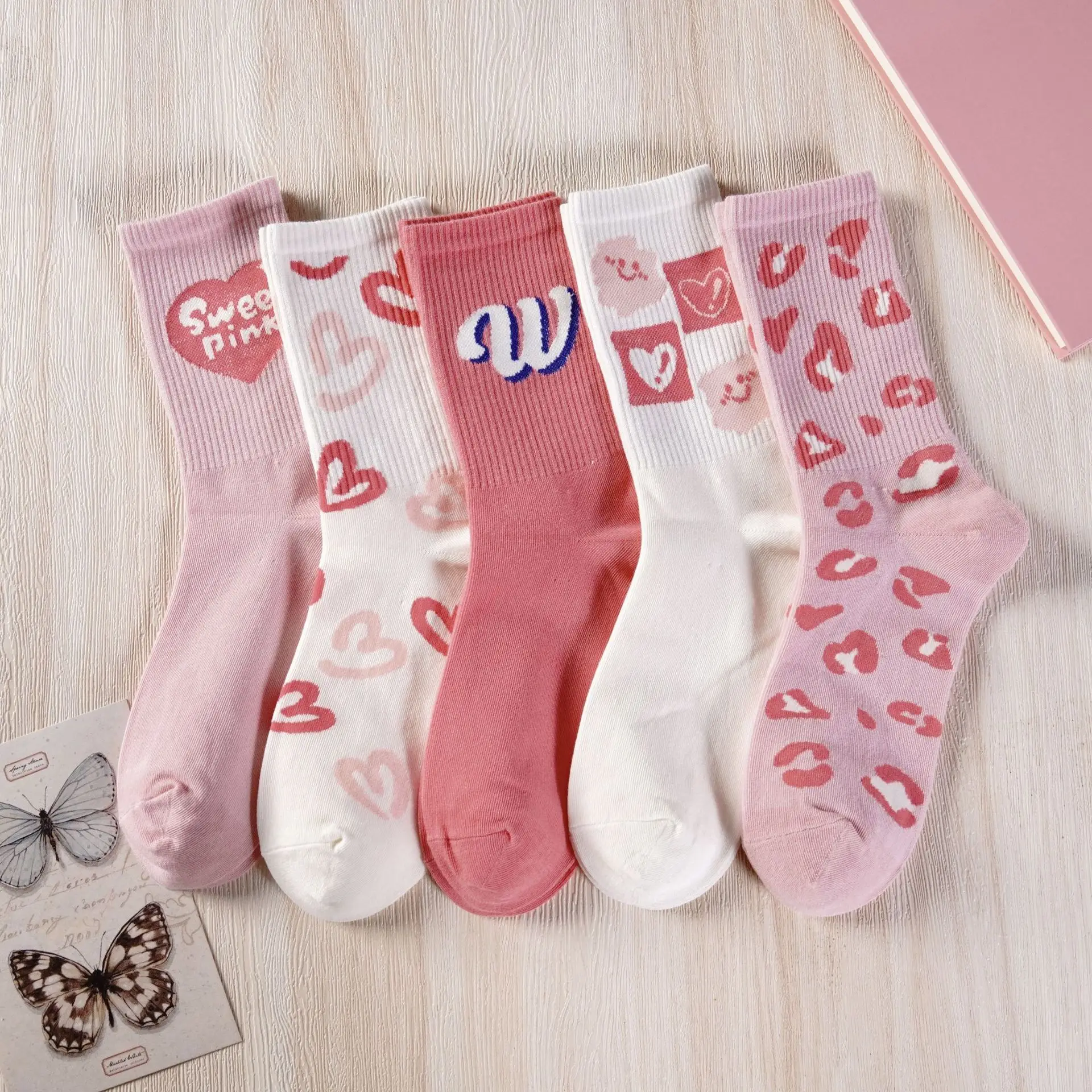 5 par 1 partia kobiety zestaw skarpet bawełna jesienna wiosna zima słodkie Kawaii pot styl Harajuku różowe białe z miłosnym nadrukiem skarpetki 1 opakowanie