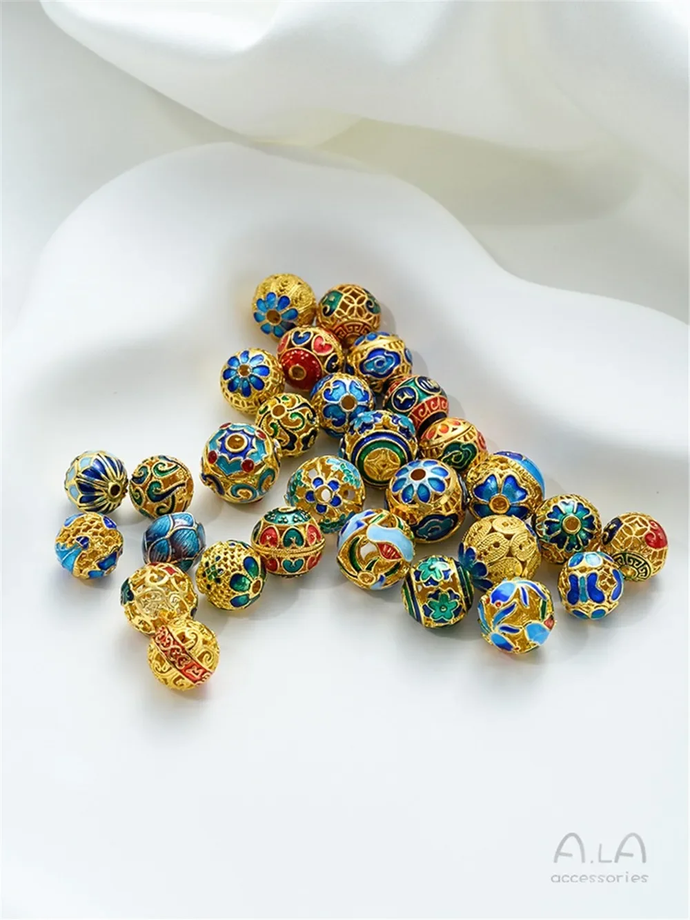 

Cloisonne Copper Plated 18K Gold Enamel Colored Ball Burnt Blue Round Beads Handmade Beaded Bead Spacer DIY Jewelry Accessories