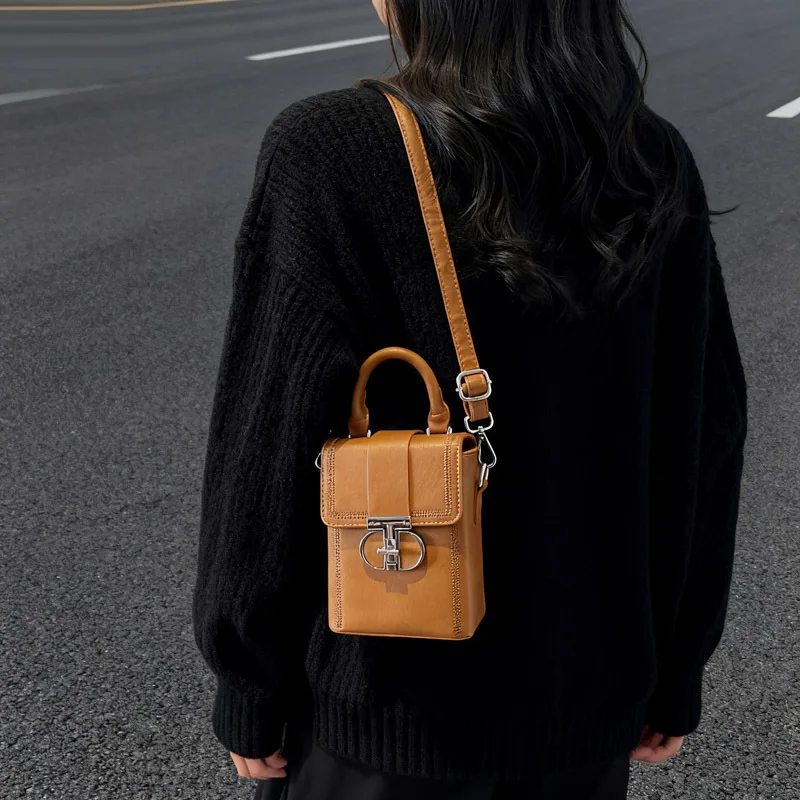 

2025 Women's Multi-Functional Crossbody Bag, Adjustable Soft Strap with Zipper Pocket, Spacious Casual Bag for Dating & Weekend