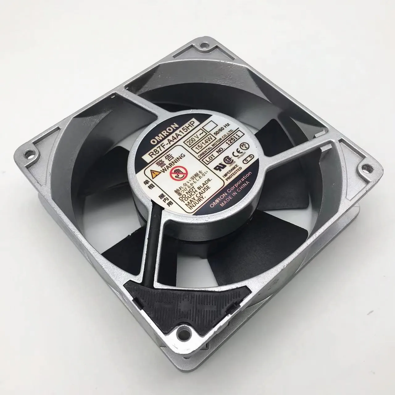 

R87F-A4A15HP 15/14W AC 200V 120x120x38mm Server Cooling Fan