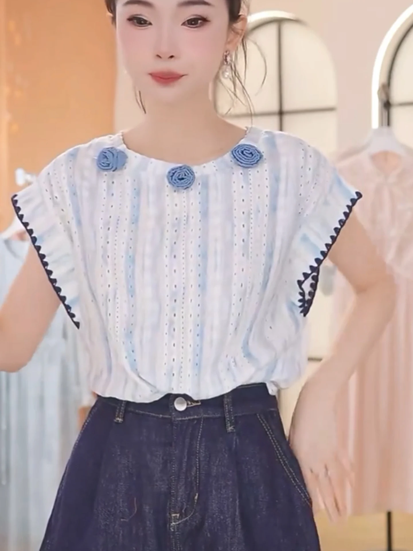 Hollow out round Ne irt Summer 2025 Color Blo 3D Flower Top Faionable ort Sve Anti-Aging Small irt Korean Sl...