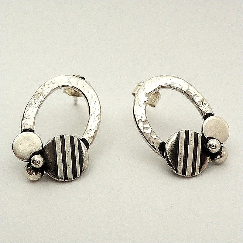 Vintage Kreative Handgefertigte Gehämmerte Versilberte Ohrstecker Damen Mode Personalisierter Bankett-Festival-Schmuck Accessoires