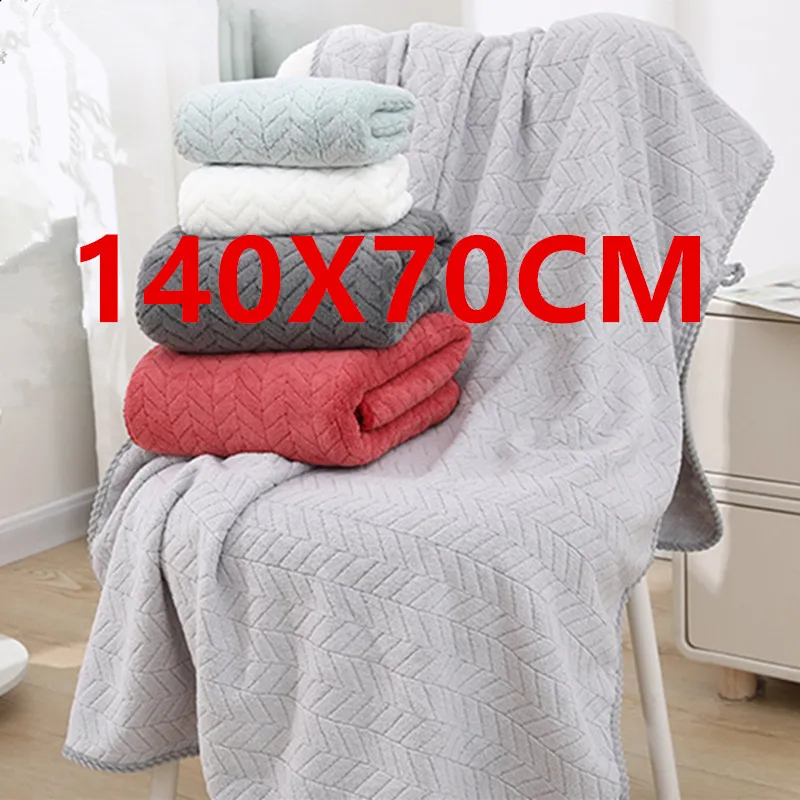 Thickened coral velvet towel, bath towel, absorbent, quick drying, soft, and non shedding hair for bathing and household use