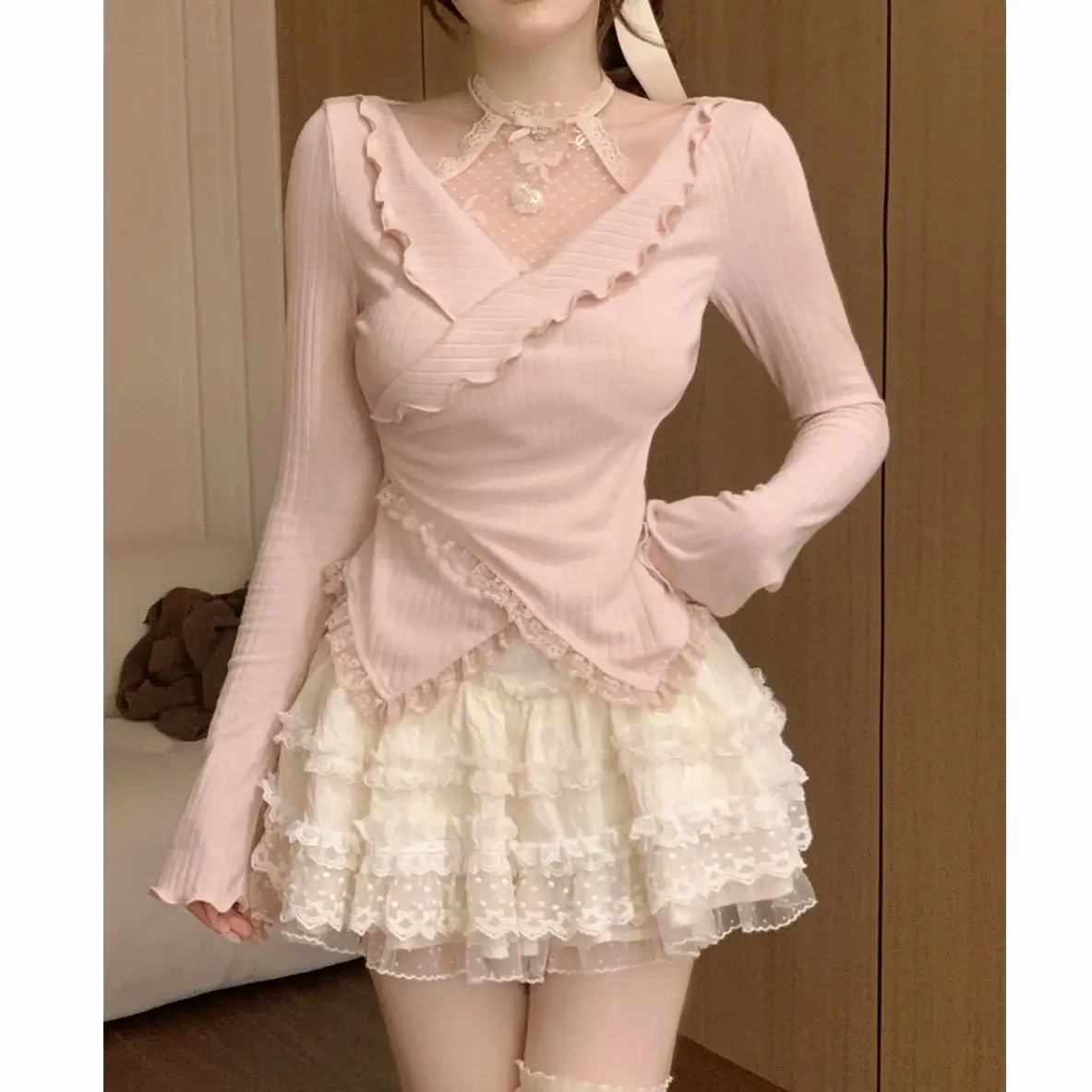 

Japan Spring And Summer New Style Slimming Top + Lace Skirt Suit