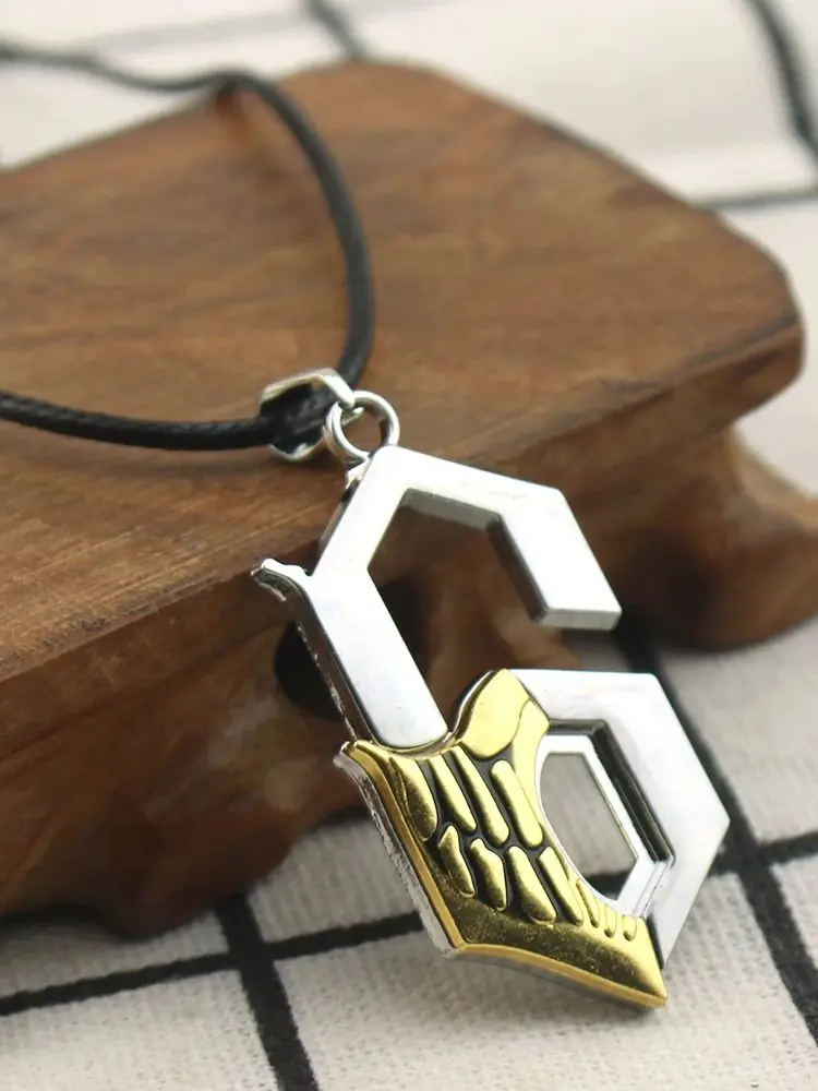 Anime Bleach Ulquiorra Cifer Maske Schlüsselbund Mode Kurosaki Ichigo Gebrochene Masken Anhänger Metall Halsband Halskette Fans Cosplay Geschenke