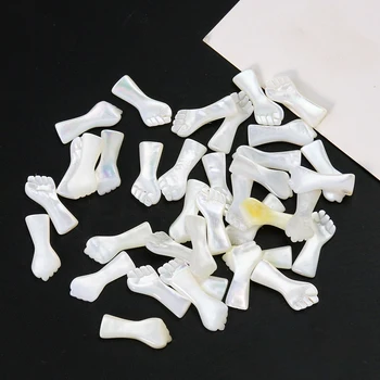 주먹 진짜 흰색 진주 쉘 펜던트 팔 매력 팔찌 만들기 보석 재료 DIY 목걸이 일방 구멍, 2 개 