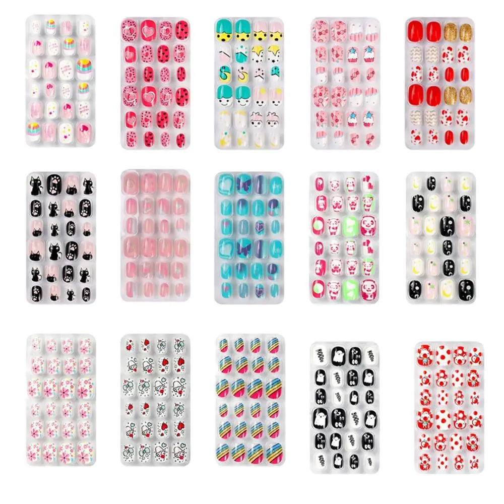 24 pièces/ensemble Style dessin animé portable couverture complète presse sur faux Gel court carré Nail Art faux ongles faux ongles conseils d'ongles