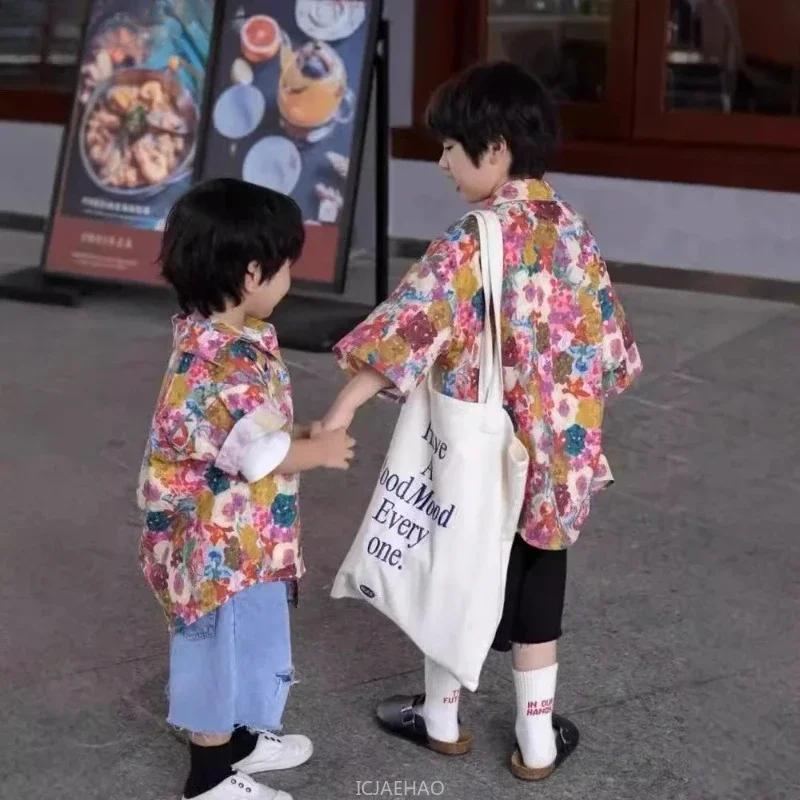 2025년 부모-자녀 의류 가족 휴가 엄마와 딸 꽃무늬 해변 고급 패션 아빠와 아들 꽃무늬 셔츠 엄마 아빠