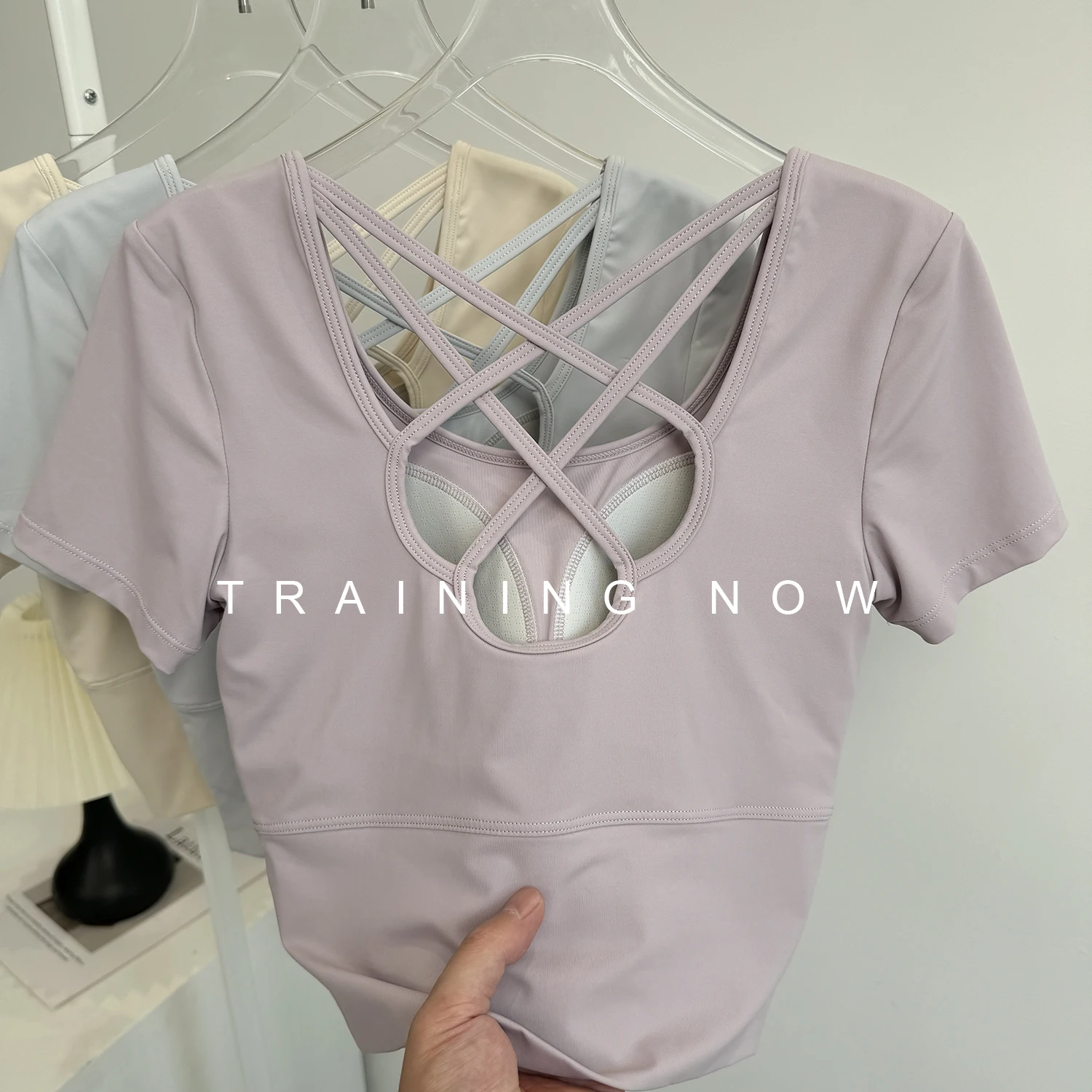 

Одежда для фитнеса с нагрудником Костюм для йоги с короткими рукавами женская красивая спина дышащая быстросохнущая для похудения Пилатес бег