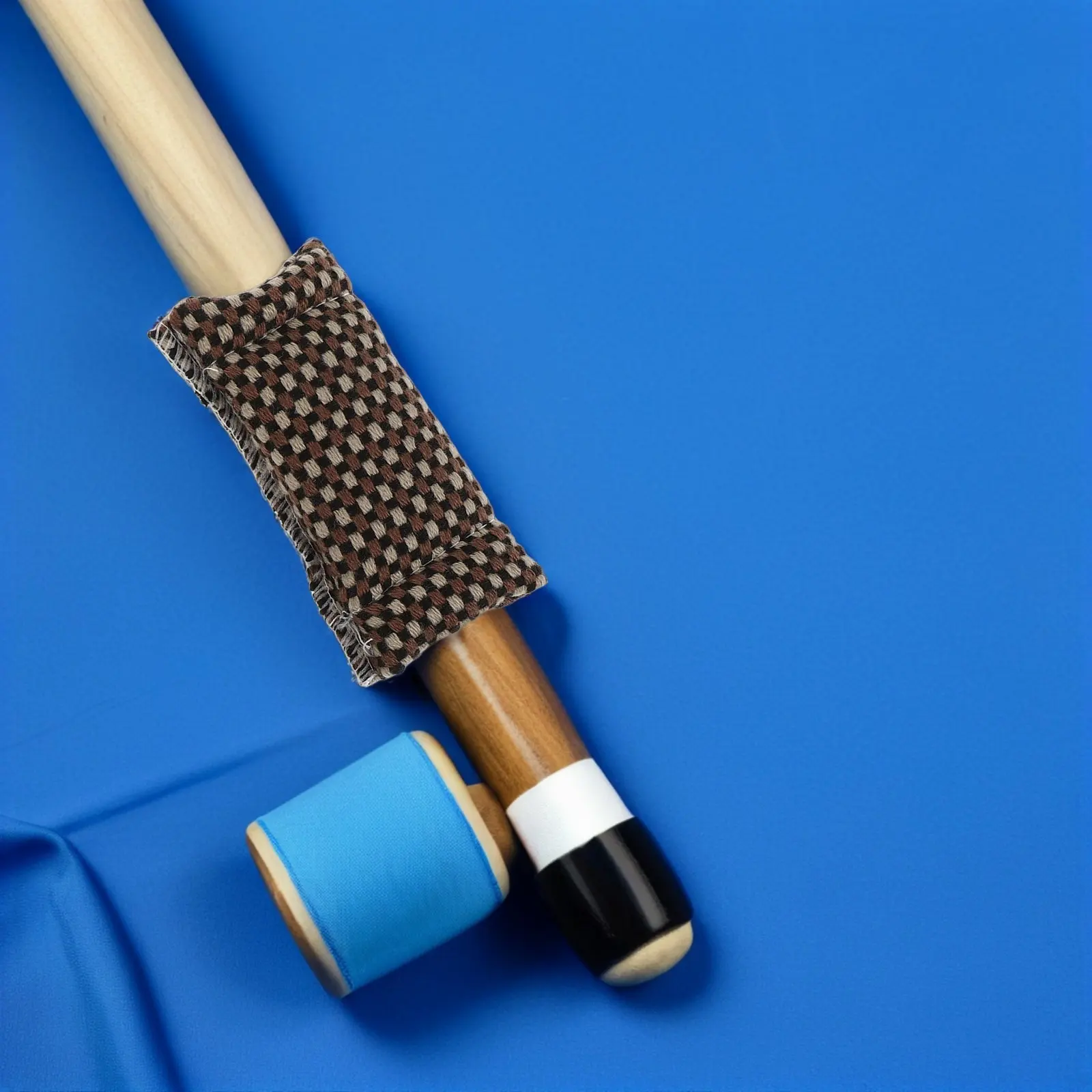 

4Pcs Cue Shaft Gloss Enhancement Cloth Wear-Resistant Lint-Free Fabric for Gentle Cue Care Billiards Maintenance Tool Accessory