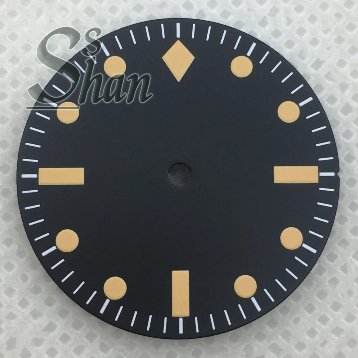 

29MM vintage watch dial is paired with the NH34 NH35 automatic movement for changing watch parts