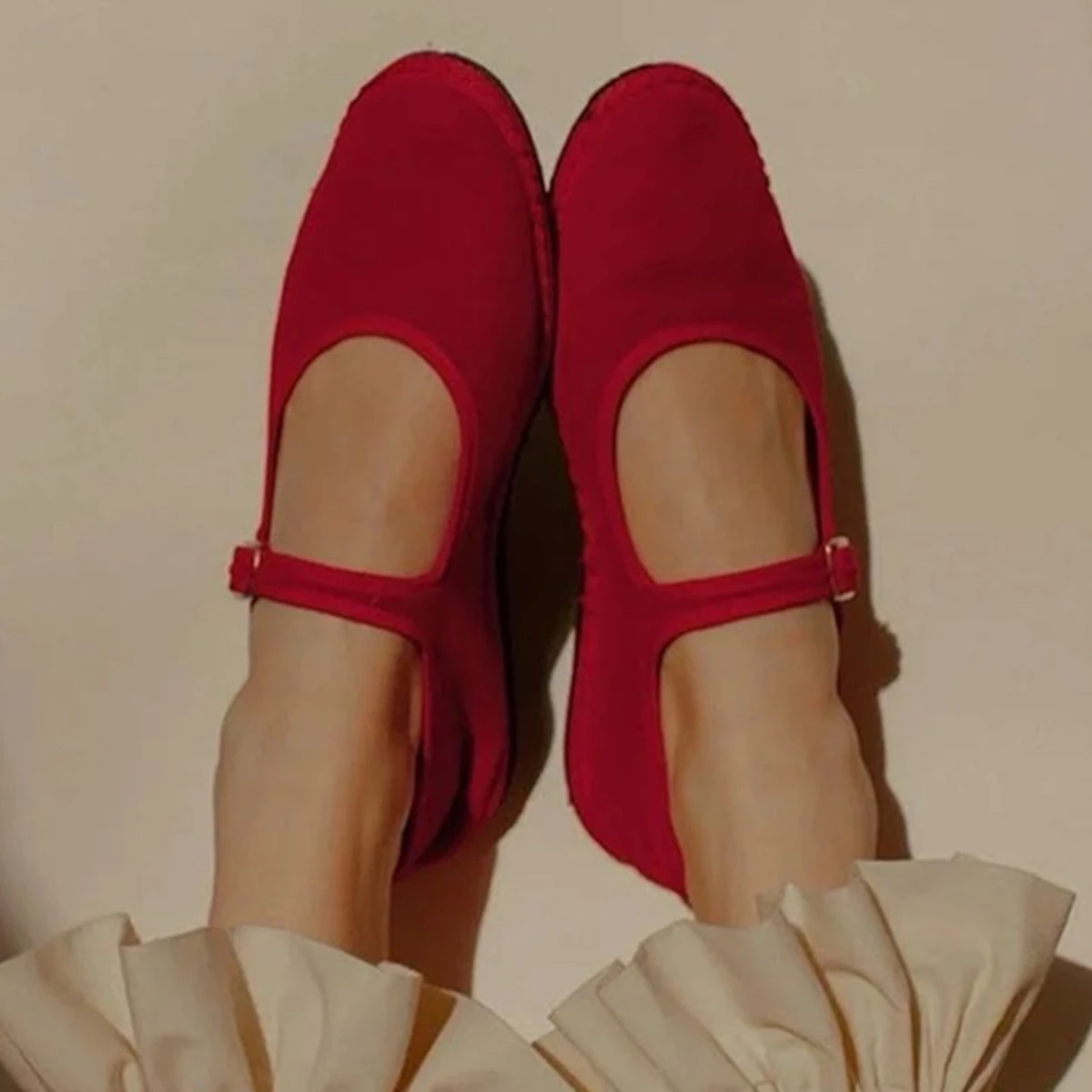 

Maxdutti Fashion Elegant Vintage Handmade Velvet Mary Jane Shoes Grandma Shoes Women 2025 Spring Red Color Flat Shoes