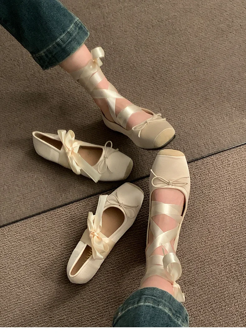 Designer-Kreuzriemen-Damenschuhe im Mary-Jane-Stil, modische Schuhe mit eckiger Zehenpartie und Schleifenverzierung, bequeme Damen-Ballerinas. – Detail 5
