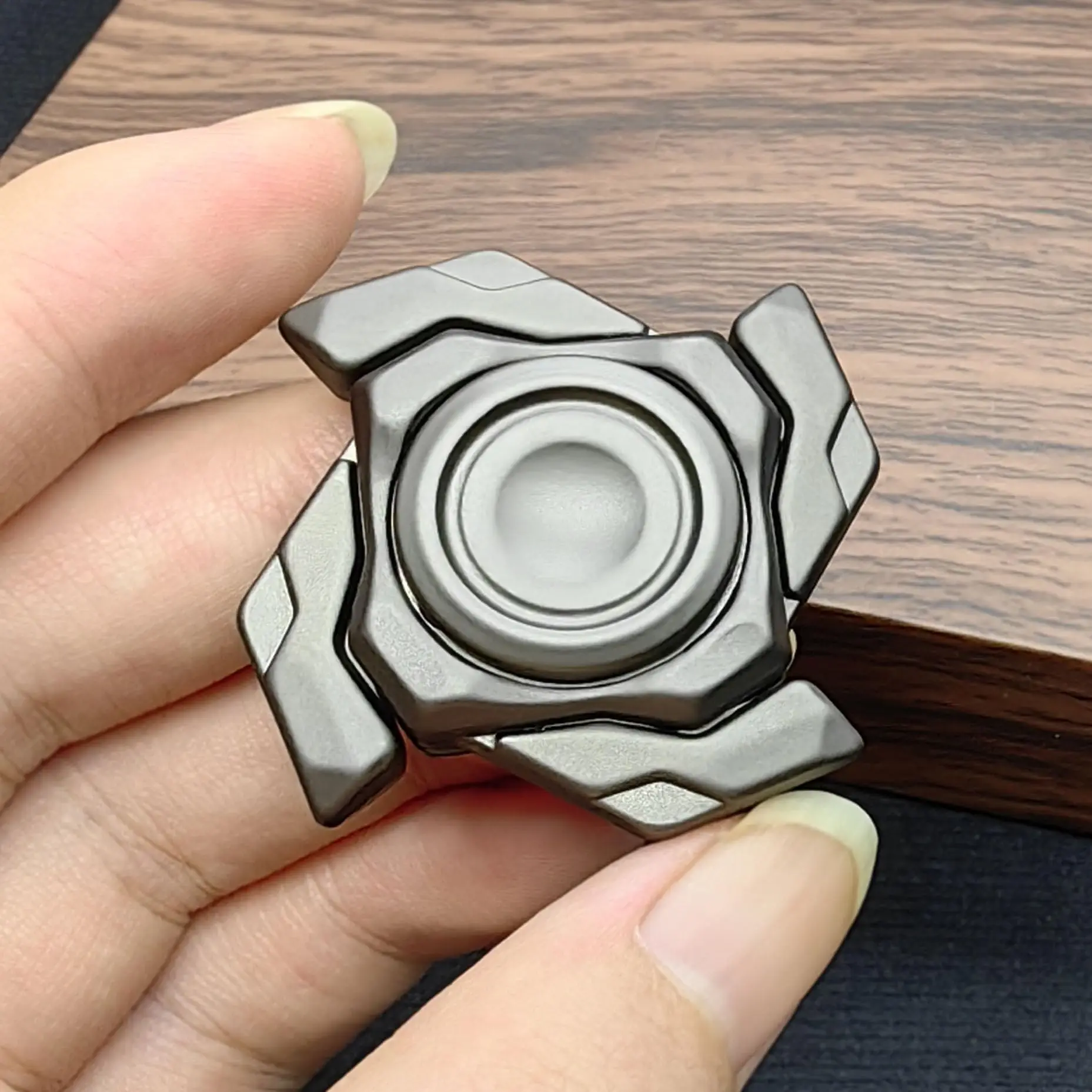 EDC Fidget Toys Stress Relief For Adults Magnetic Metal Open Armor Spinning Top