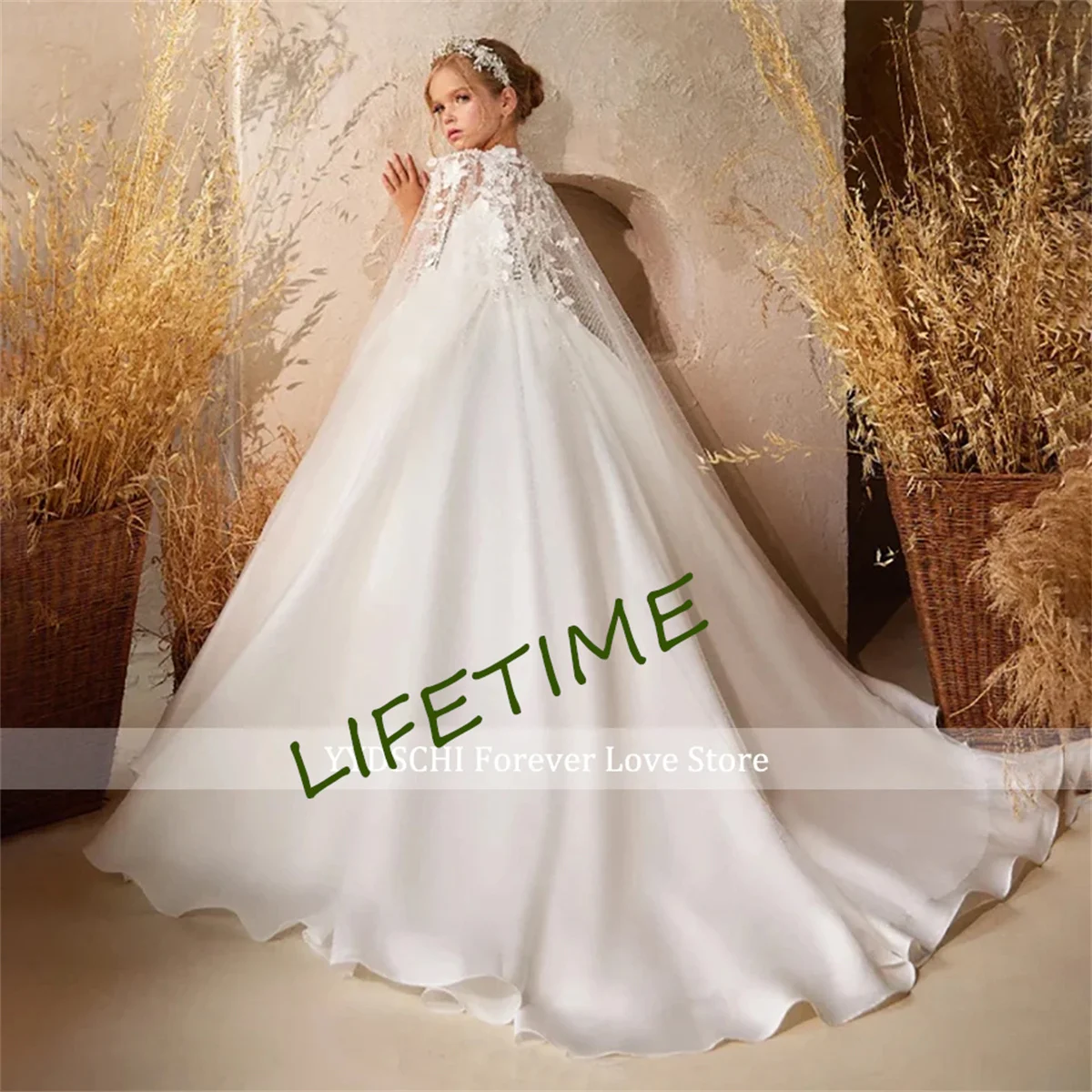 

Luxury White Lace Appliques Flower Girl Dress With Cape 2024 A-Line O-Neck White Sleeveless Pearls Beading First Communion Gown