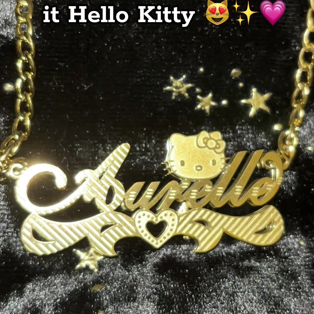 Collier personnalisé avec nom gravé, pendentif en forme de cœur Hello Kitty, plaque nominative personnalisée, acier inoxydable, bijoux de dessin animé Sanrio, cadeau d'anniversaire