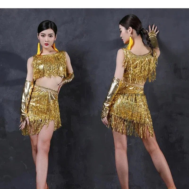 Nuova gonna da ballo latino per danza del ventre Gonna da ballo latino con nappa Top flash diviso adatto per spettacoli di danza di gruppi di palcoscenici femminili