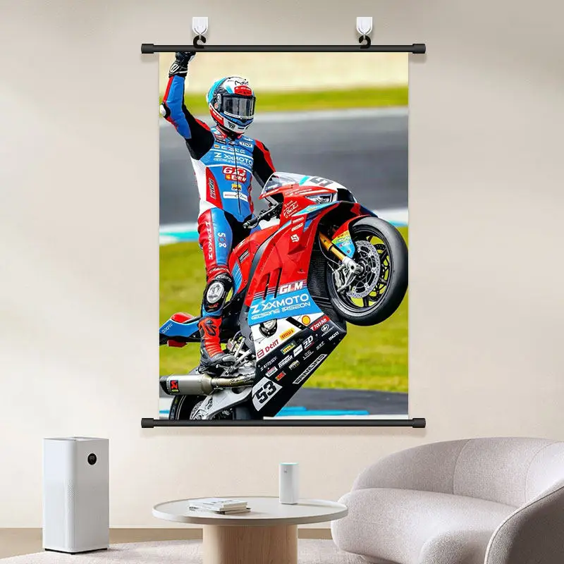 ZHANGXUE S WSBK WORLD SUPERBIKE CHAMPIONSHIP COMMEMORATIVE TAPESTRY FEATURING A MOTORCYCLE RACING VICTORY PAINTING FROM PORTUGAL