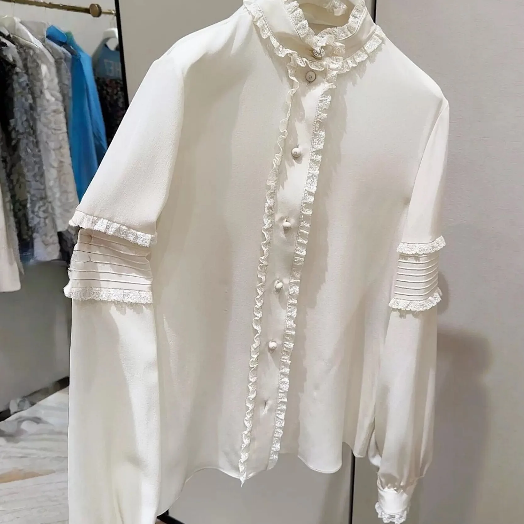 

Handmade Lace Pearl White Silk irt Vintage Collectible Early Spring Faion French Sle Long Sve Stand Collar Men's irt