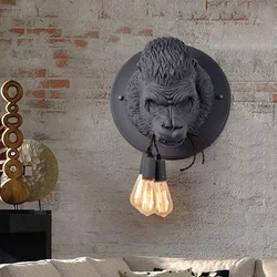 Lampade da parete Gorilla in resina personalizzate Creative moderne Retro Animal LED camera da letto comodino decorazioni per la casa apparecchi di illuminazione a parete