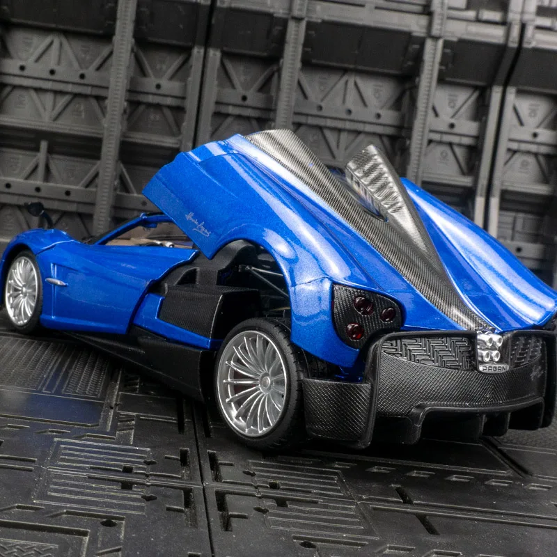 

CCA 1:24 Pagani alloy racing car models, boys' sound and light toys, doors and trunk can be opened can be given as a gift