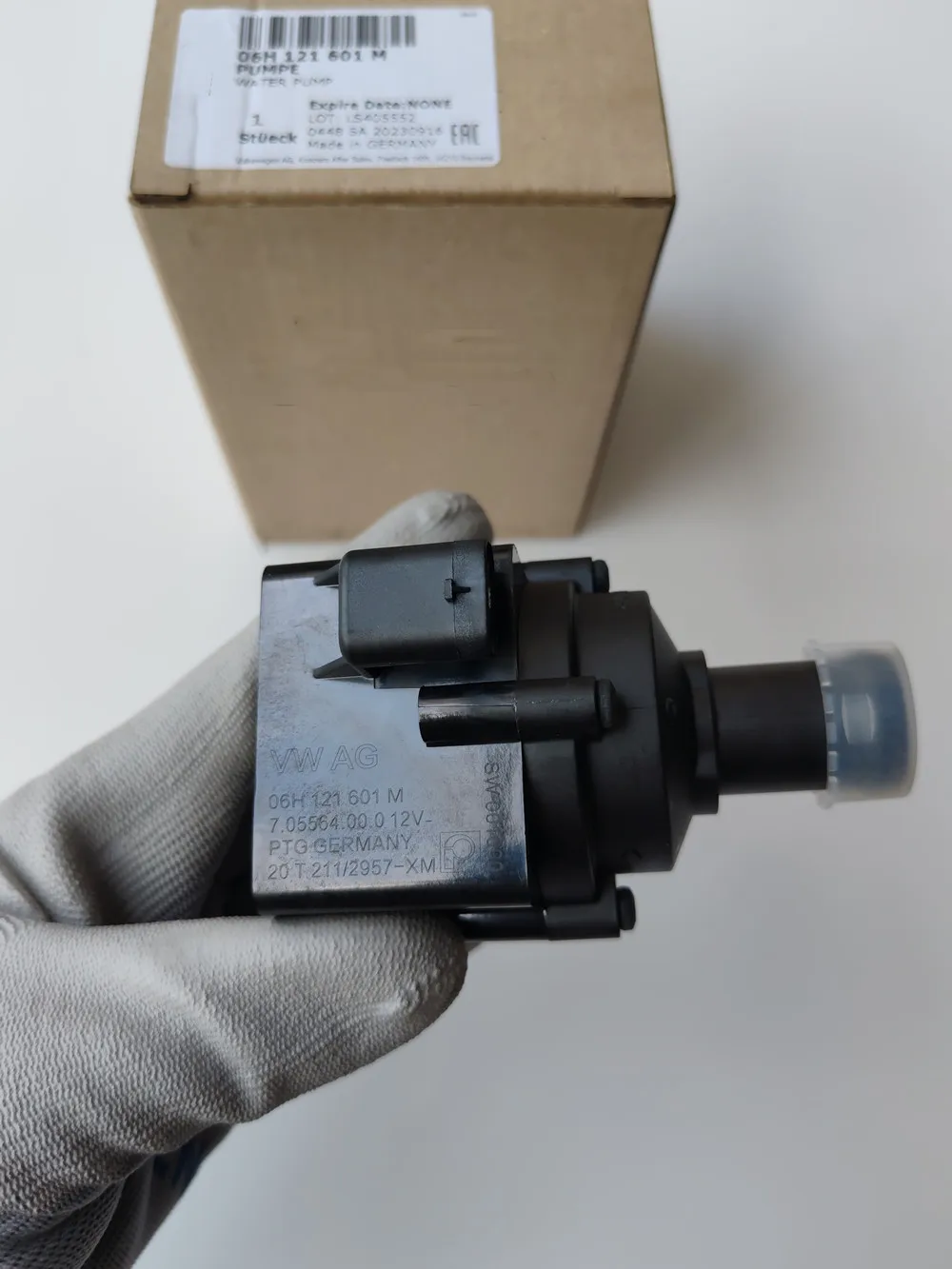 Pompa acqua refrigerante ausiliaria OEM 06H121601M / 06H121601N / 06H121601J / 9A712160100 per Porsche Cayenne Macan Panamera VW Audi