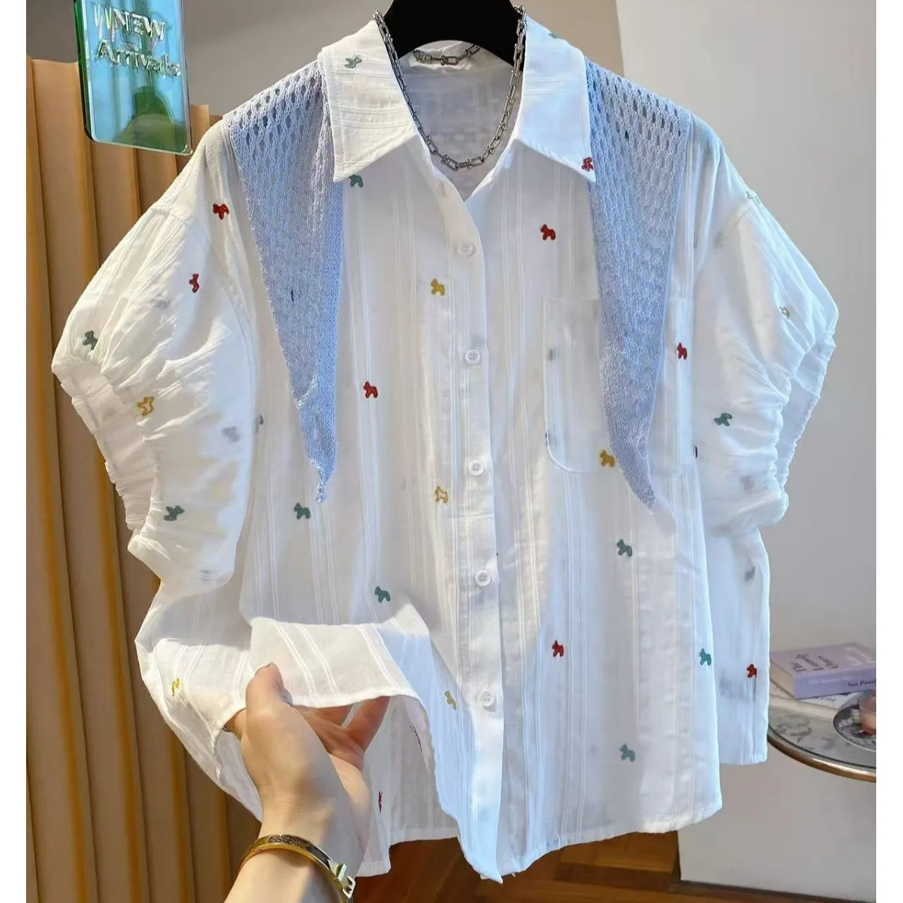 

Elegant Embroidered Bloom Sleeve Shirt Women's Short Sleeve Loose Slimming White Top Summer Fashion Breathable Polyester