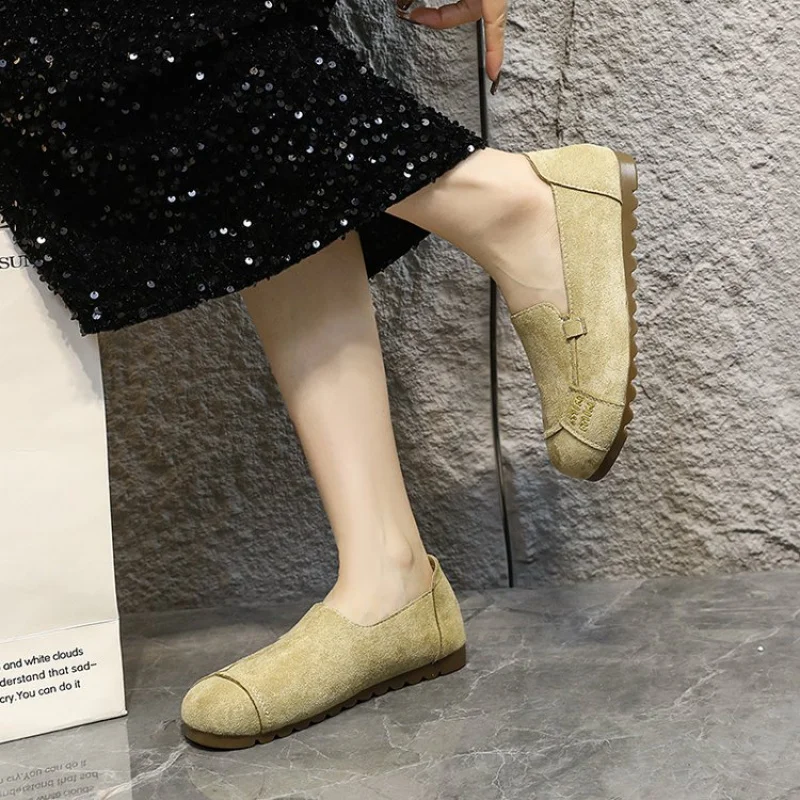 

2025 New Women's Slip-On Flats for Autumn/Winter - Round Toe Comfortable Mom Shoes, Suede Soft Sole Casual Shoes