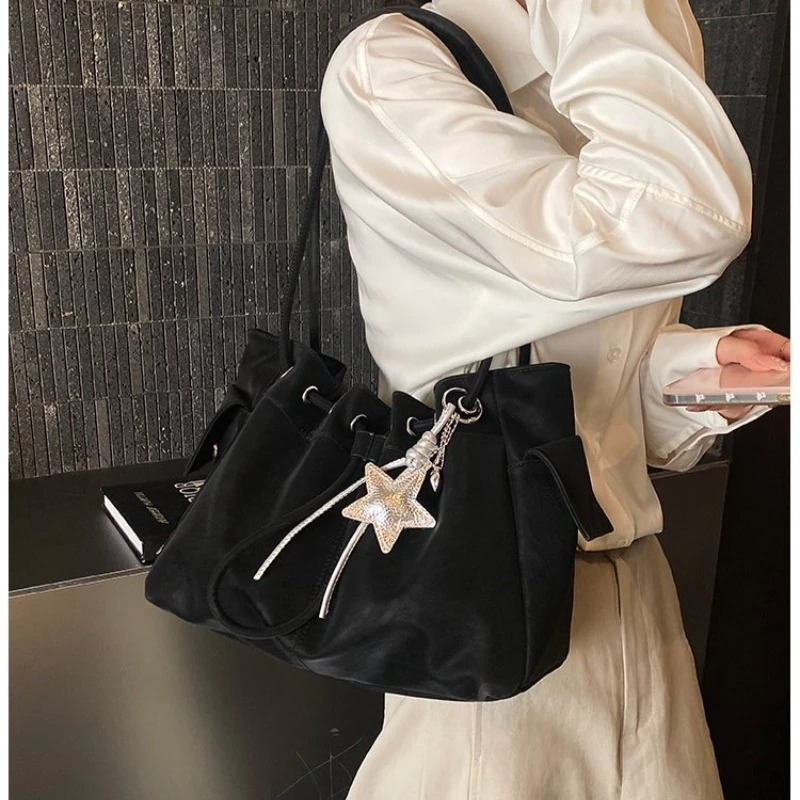

Women's Drawstring Tote Shoulder Bag with Star Charm, Casual Carryall for Daily Office, Streetwear, Weekend Travel & Errands