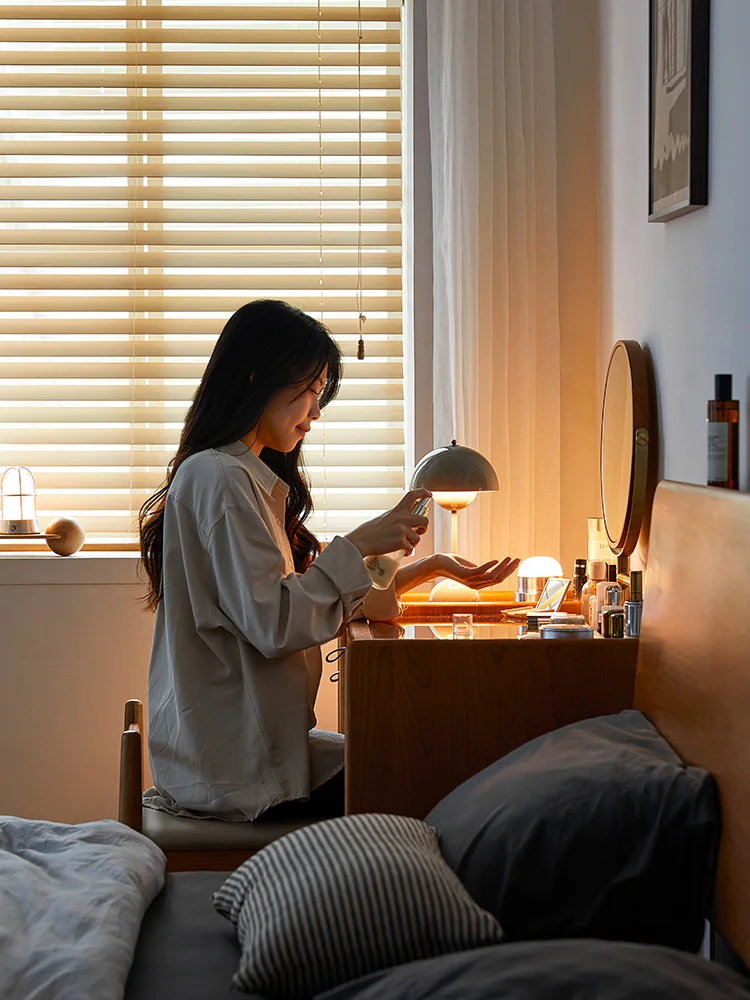 Meubels: Dressoir, Massief Hout, Eenvoudige Kleine Slaapkamer, Kersenhouten Kaptafel In Japanse Stijl, Opbergkast In Één