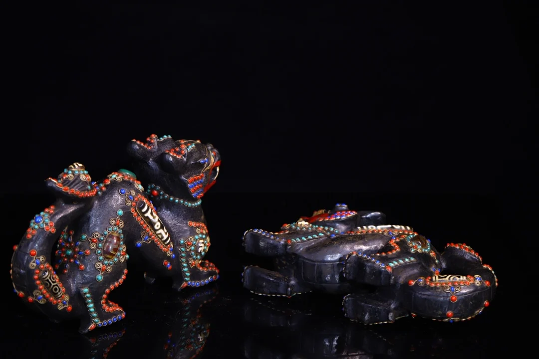 

10"Old China Collections Old Natural Meteorite Mosaic Gem gZi Beads Ruyi Dragon Statue A Pair Auspicious beast Worship Hall