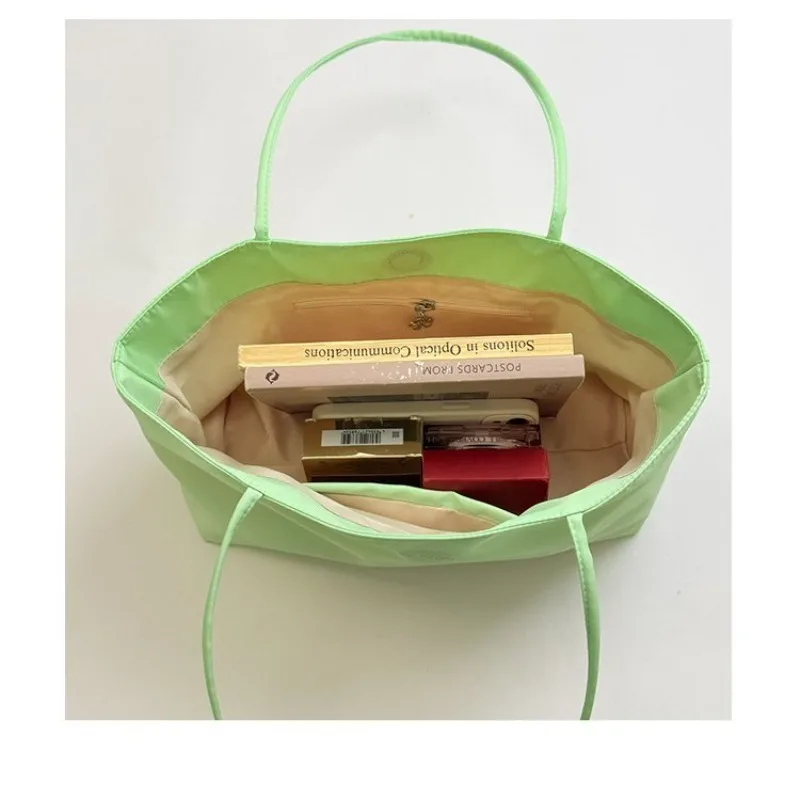 CEEKAY Minimalistische Handtasche aus massivem Nylon, zwei Tragemöglichkeiten, Metall-Sternanhänger, für Mädchen, vielseitig einsetzbar, frische, tägliche Unterarm-Umhängetasche – Detail 2