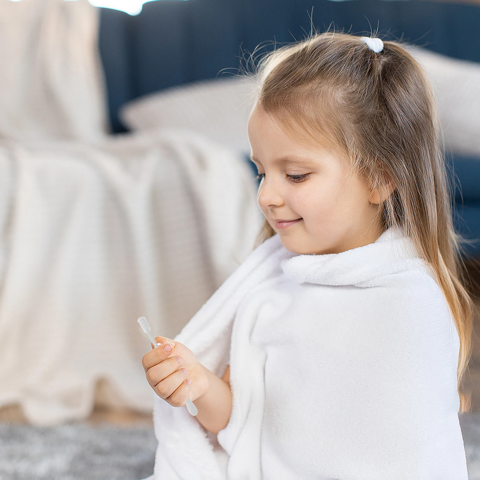 360 قطعة من مسحات القطن لتنظيف الأذن والأنف والسرة لطيف لمستلزمات الأطفال حديثي الولادة باللون الأبيض