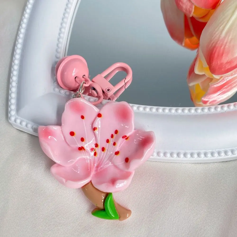 

Fashion Resin Peach Flower Keychain Tulip with Bell Peach Blossom Pendant Sweet Bag Hanging Car Key Ring Backpack Decoration