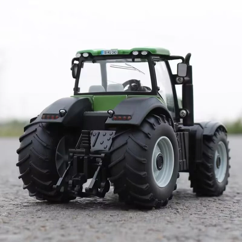 1/32 Alloy Tractor Model Metal Agricultural Vehicles Farming Tool Tractor Car Cultivated Land Car Model With Light Kids Toy Gift