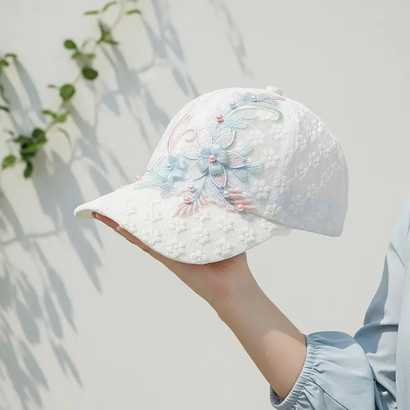 Weiß-Rosa Spitzen-Baseballkappe mit gestickten Blumen, atmungsaktive Baseballkappe, elegante Entenschnabel-Mesh-Sonnenschutzkappe – Detail 13