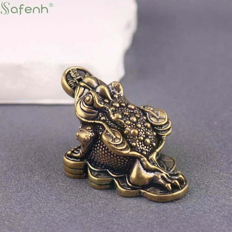 Traditional Feng Shui Copper Wealth Toad Money Frog Figurine Ornament for Home Office Desktop Living Room Decoration