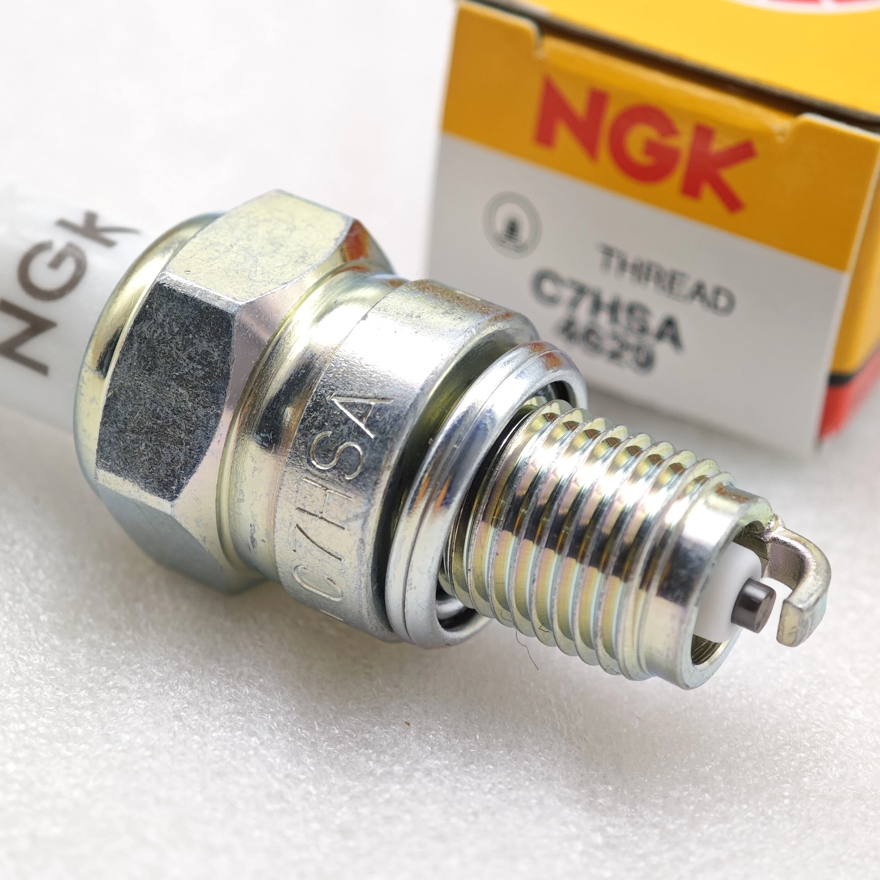 1pcs C7HSA 4629 NGK Spark Plug