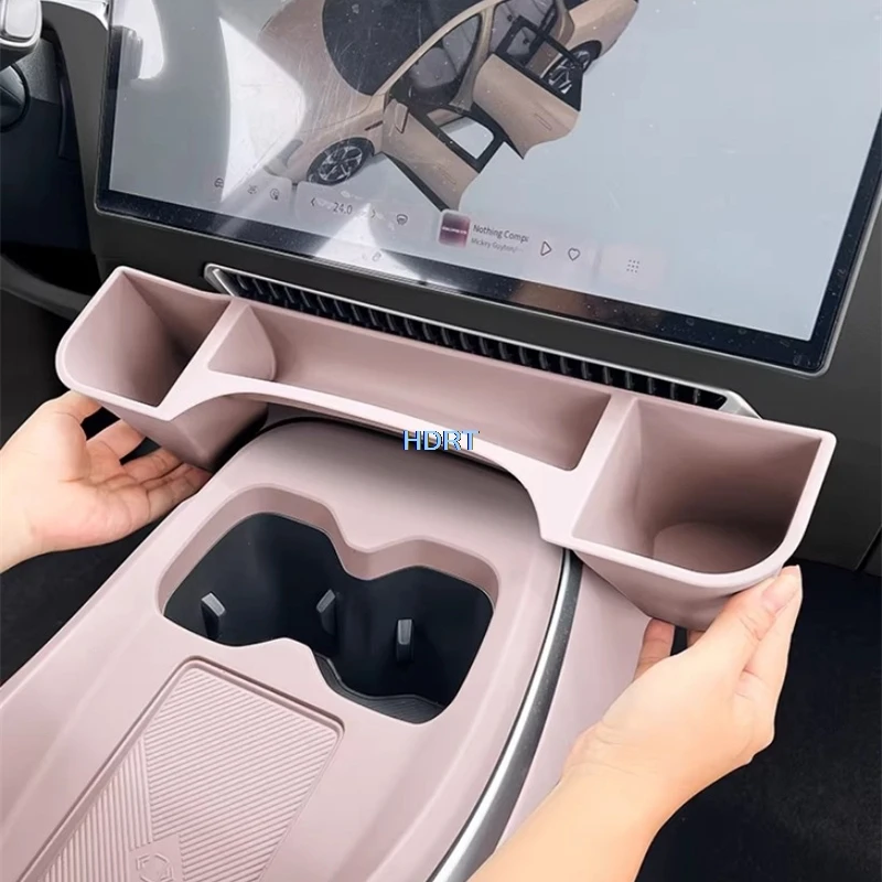 

Для Xpeng Mona M03 2025+ Аксессуары для стайлинга автомобиля: Органайзер-лоток для центрального экрана управления, отсек для стаканов, пылезащитный чехол