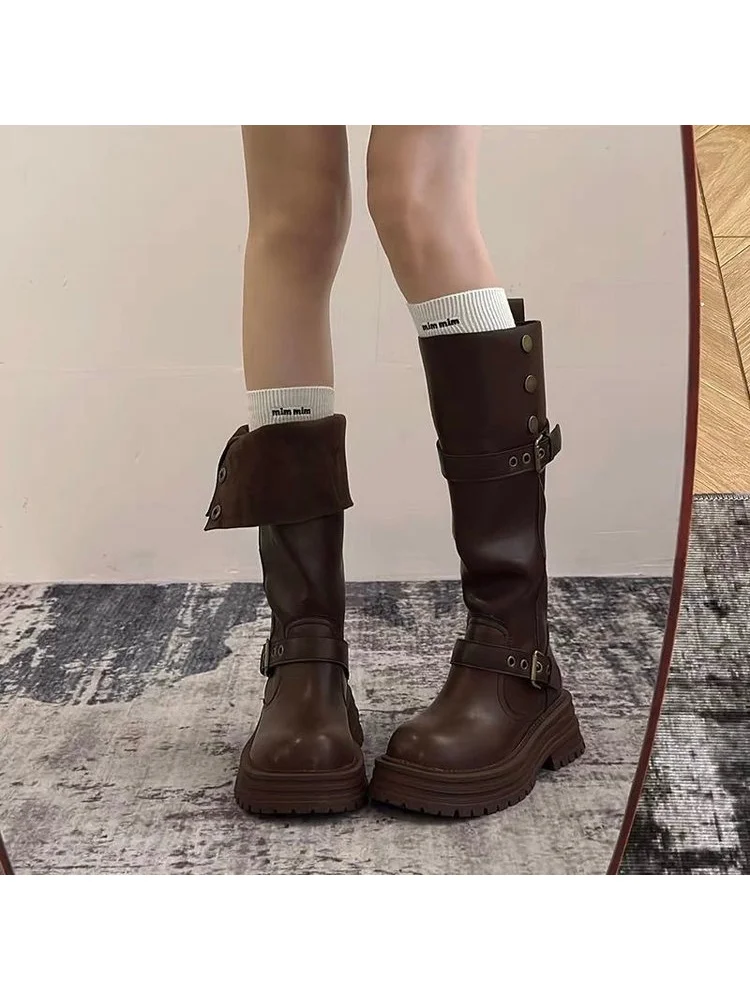  حذاء غربي ذو منصة شتوية 2025 | حذاء مارتلااد كولور للركبة للنساء | كعب مكتنز من الجلد الناعم #3