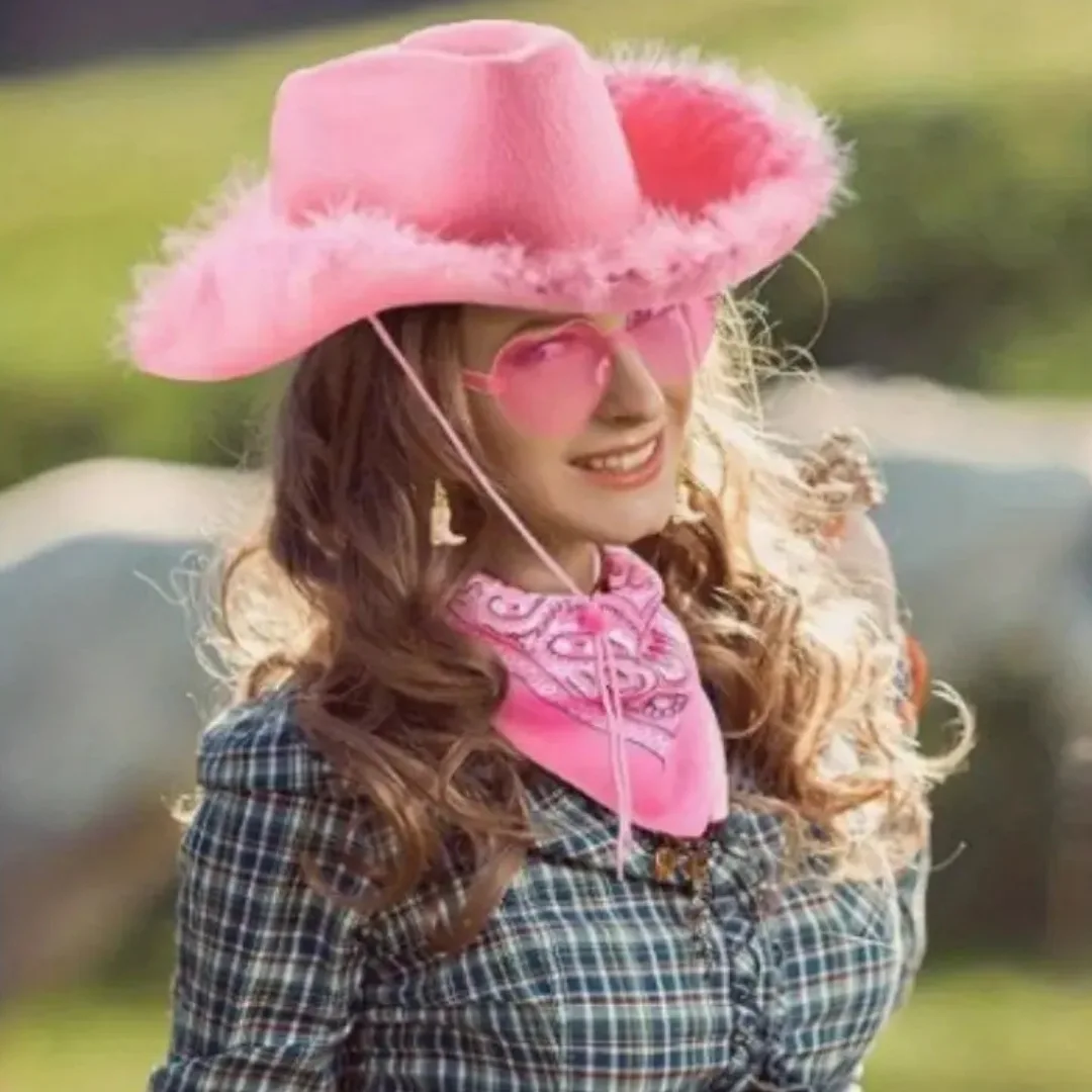 conjunto-de-fantasia-de-cowboy-rosa-incluindo-chapeu-oculos-e-lenco-com-detalhes-de-penas